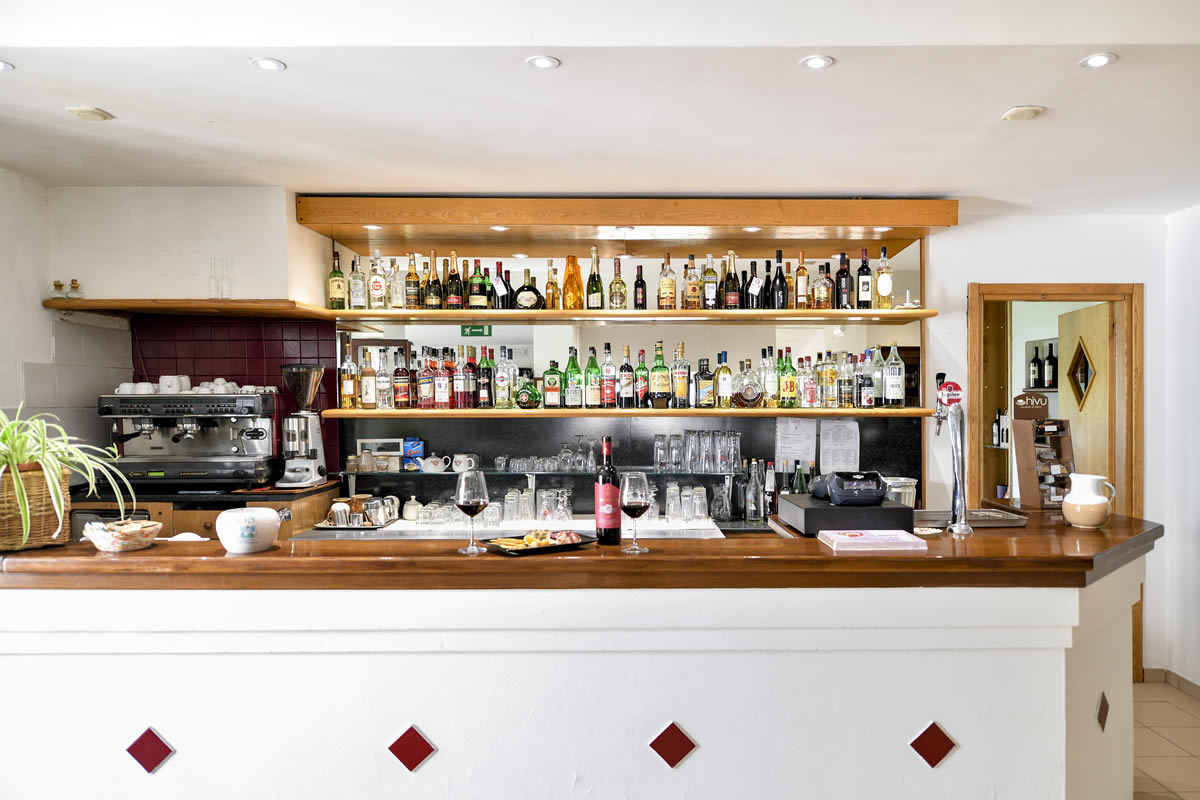 albergo-monte-maccione-oliena-sardegna-bar3
